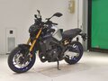 2023 Yamaha MT-09 (FZ-09), серебристый - вид 3