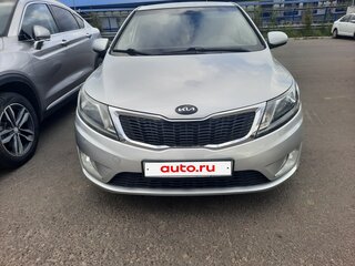 2013 Kia Rio III, серебристый, 675000 рублей, вид 1