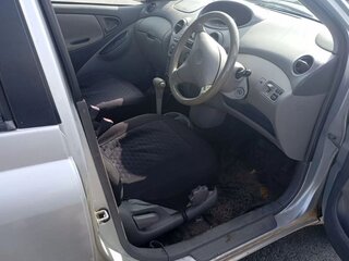 2000 Toyota Platz, серый, 125000 рублей, вид 4