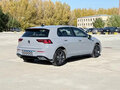 2023 Volkswagen Golf VIII, серый, 1980000 рублей - вид 2