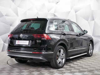 2018 Volkswagen Tiguan II, чёрный, 2462000 рублей, вид 5
