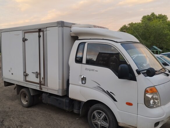 2008 Kia Bongo, белый, 850000 рублей - вид 4