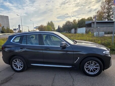 2021 BMW X3 20d xDrive III (G01) Рестайлинг, серый, 5400000 рублей, вид 3
