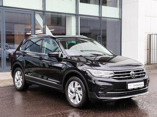 2021 Volkswagen Tiguan II Рестайлинг, чёрный, 3053000 рублей, вид 3