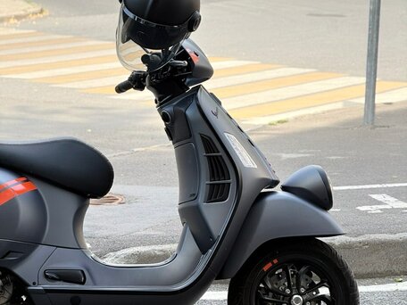 2026 Vespa GTV 300, серый, 1090000 рублей, вид 4