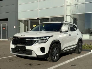 2023 Kia Seltos I Рестайлинг, белый, 2350000 рублей, вид 3