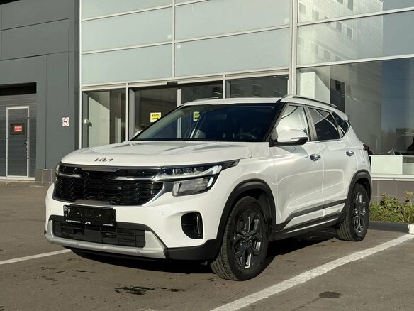 2023 Kia Seltos I Рестайлинг, белый, 2350000 рублей - вид 2