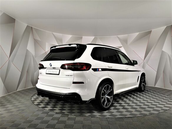 2021 BMW X5 40i IV (G05/G18), белый - вид 1