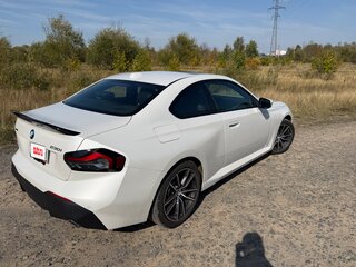 2024 BMW 2 серии 230i xDrive G42 Рестайлинг, белый, 4650000 рублей, вид 3