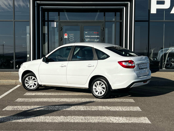 2024 Lada (ВАЗ) Granta I Рестайлинг, белый, 750000 рублей - вид 5