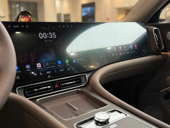2026 Aito M9 75.4 kWh II, красный - вид 19