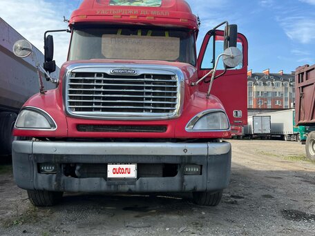 2003 Freightliner Columbia, красный, 1400000 рублей, вид 1
