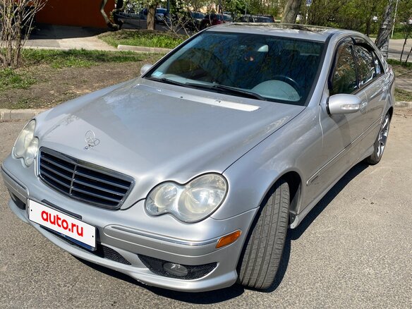 2004 Mercedes-Benz C-Класс 230 II (W203) Рестайлинг, серебристый, 850000 рублей