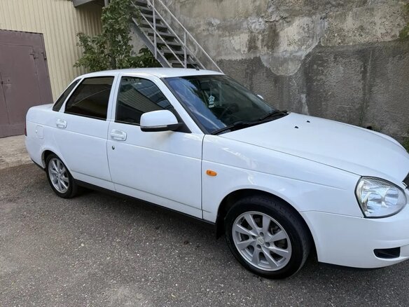 2015 Lada (ВАЗ) Priora I Рестайлинг, белый, 760000 рублей - вид 6
