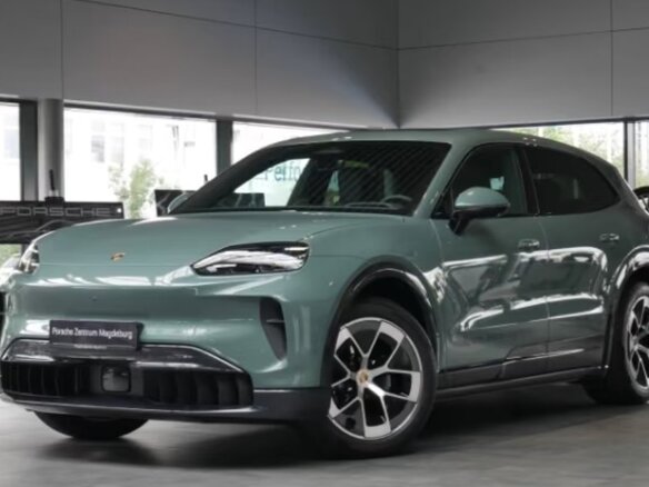 2026 Porsche Cayenne Electric IV, зелёный, 19990660 рублей