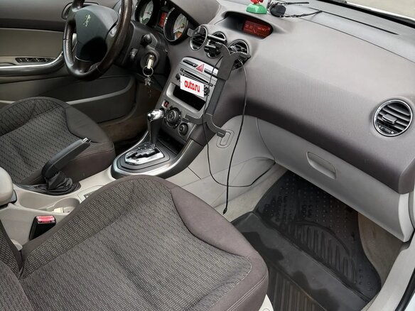 2009 Peugeot 308 I, белый - вид 9
