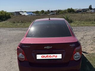2014 Chevrolet Aveo II, красный, 500000 рублей, вид 4
