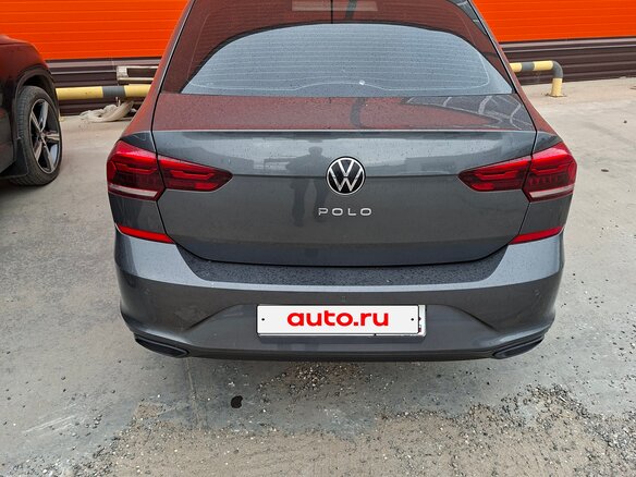 2020 Volkswagen Polo VI, серый, 1150000 рублей - вид 2
