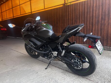 2024 Kawasaki Ninja 650, чёрный, 1220000 рублей, вид 2