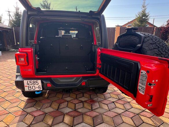 2025 Jeep Wrangler 4xe IV (JL) Рестайлинг, красный, 6950000 рублей - вид 9