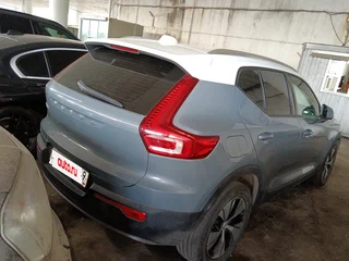 2021 Volvo XC40 I, серый, 2761536 рублей, вид 4