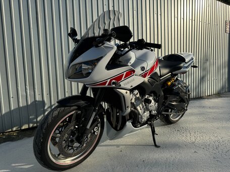 2011 Yamaha FZ1, белый, 700000 рублей, вид 5