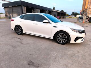 2019 Kia Optima IV Рестайлинг, белый, 2100000 рублей, вид 4