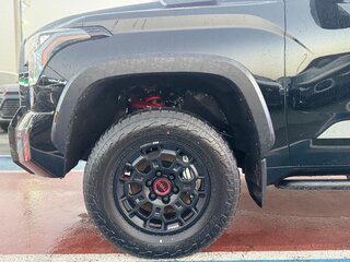 2026 Toyota Tundra CrewMax III, чёрный, 12354000 рублей, вид 4