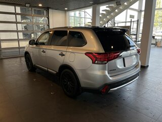 2016 Mitsubishi Outlander III Рестайлинг 2, серебристый, 1490000 рублей, вид 5