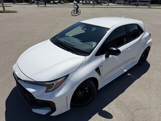 2024 Toyota Corolla GR XII (E210) Рестайлинг, белый, 4700000 рублей, вид 1