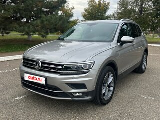 2017 Volkswagen Tiguan II, серебристый, 3100000 рублей, вид 1