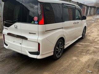 2017 Honda Stepwgn Spada V Рестайлинг, белый, 2300000 рублей, вид 2