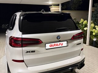 2019 BMW X5 50i IV (G05/G18), белый, 5800000 рублей, вид 5
