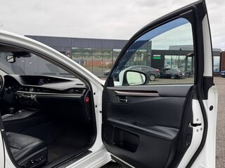 2012 Lexus ES 300h VI, белый, 2000000 рублей, вид 5
