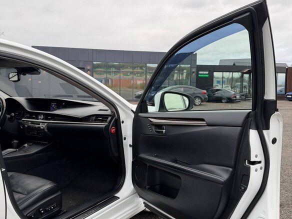 2012 Lexus ES 300h VI, белый - вид 4