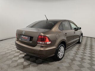 2016 Volkswagen Polo V Рестайлинг, коричневый, 999000 рублей, вид 5