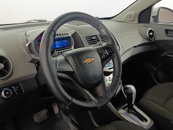 2012 Chevrolet Aveo II, серебристый, 570000 рублей - вид 8