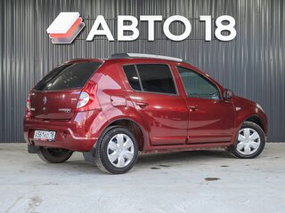 2011 Renault Sandero I, красный, 545000 рублей, вид 3