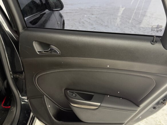 2010 Opel Astra J, чёрный, 750000 рублей - вид 12