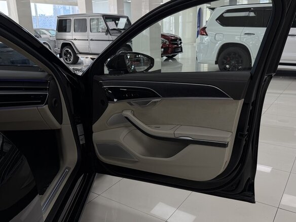 2018 Audi A8 Long 55 TFSI IV (D5), чёрный, 5700000 рублей - вид 20