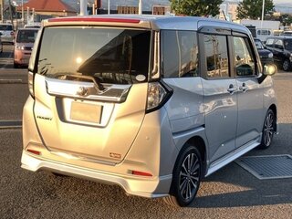 2023 Toyota Roomy I Рестайлинг, серебристый, 872000 рублей, вид 3