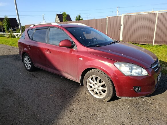 2008 Kia Ceed I, красный, 750000 рублей