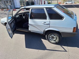2005 Lada (ВАЗ) 2109, серебристый, 180000 рублей, вид 4