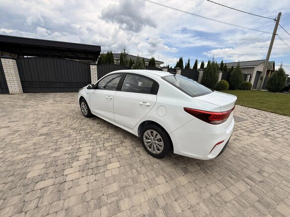 2020 Kia Rio IV, белый, 1150000 рублей - вид 7