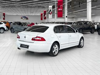 2011 Skoda Superb DSG II, белый, 1542000 рублей, вид 3