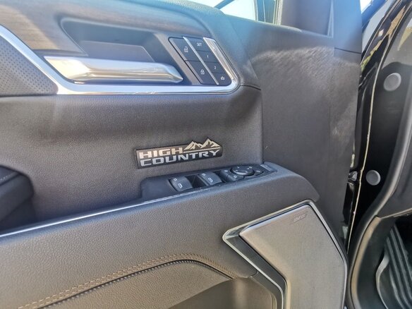 2025 Chevrolet Silverado Double Cab IV (T1XX) Рестайлинг, чёрный, 5900000 рублей - вид 5