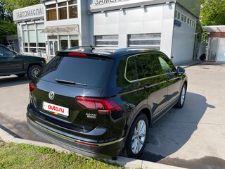 2017 Volkswagen Tiguan II, чёрный, 2600000 рублей, вид 5