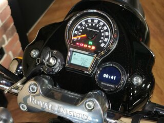 2025 Royal Enfield Classic 650, чёрный, 670000 рублей, вид 2