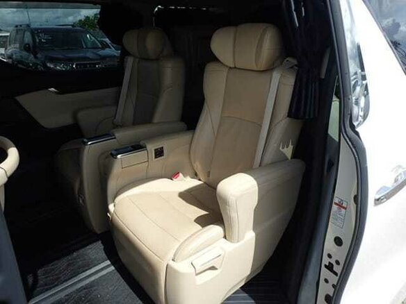 2019 Toyota Alphard III Рестайлинг, белый, 4450000 рублей - вид 37