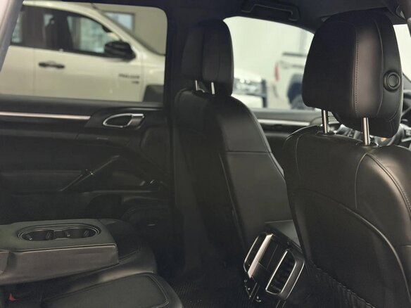 2015 Porsche Cayenne II Рестайлинг (958), чёрный, 4950000 рублей - вид 16